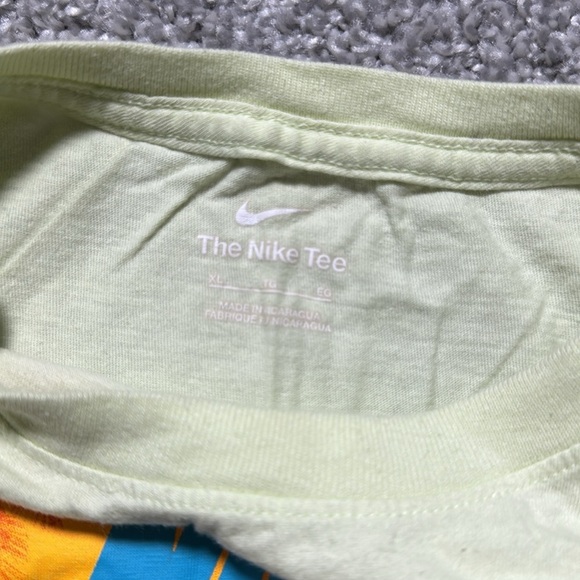 Nike Air Tee with Vibrant Graphic - Picture 5 of 6